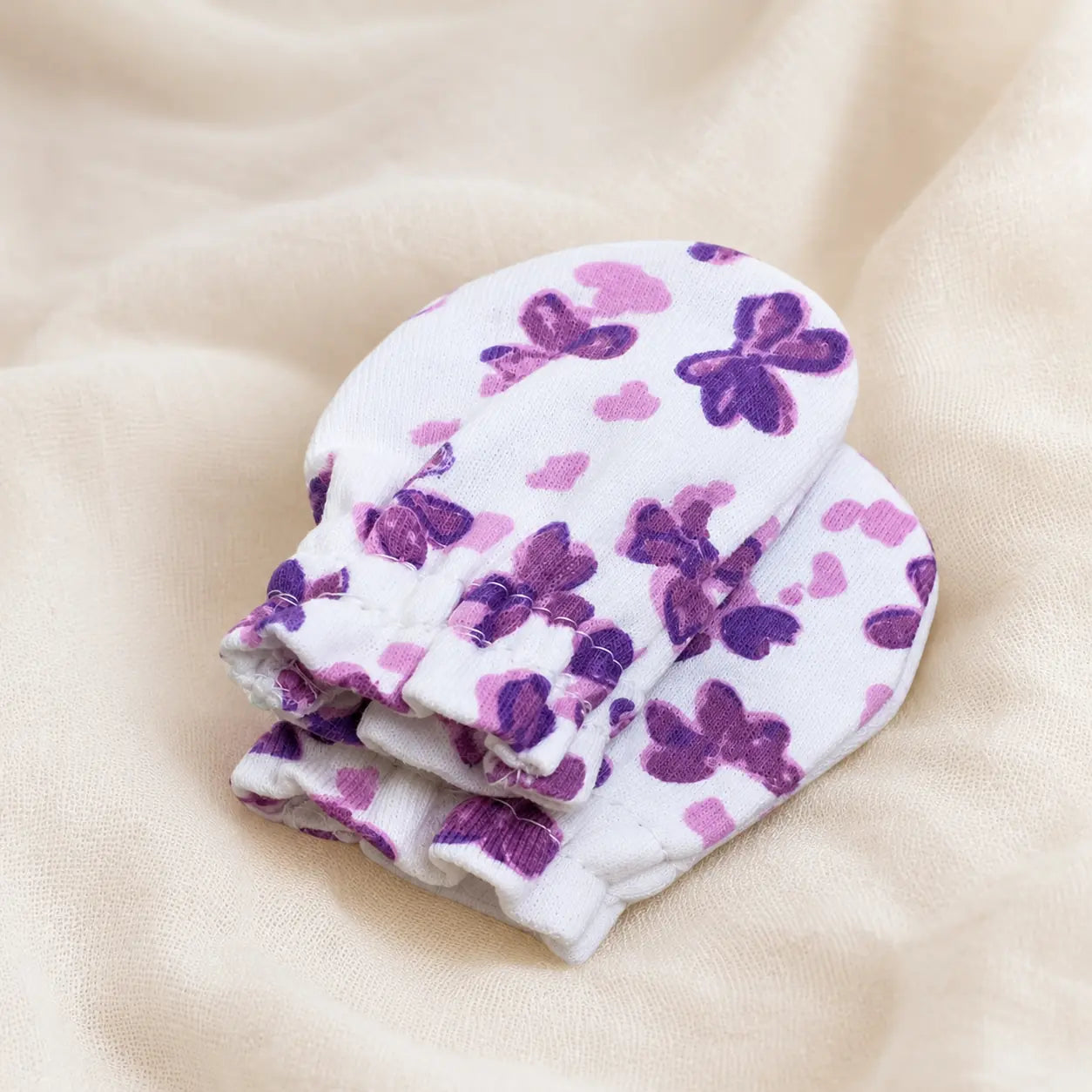 White Cute Flower Print – Preemie / NICU Mittens – View 3
