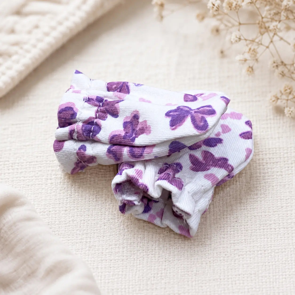White Cute Flower Print – Preemie / NICU Mittens – View 4